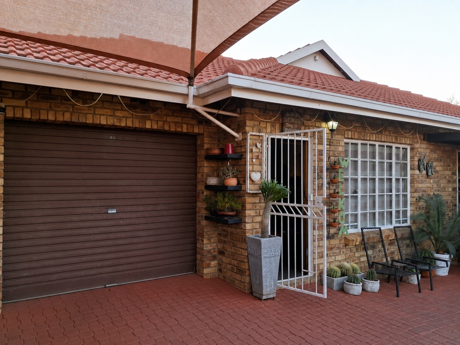 3 Bedroom Property for Sale in Protea Park North West